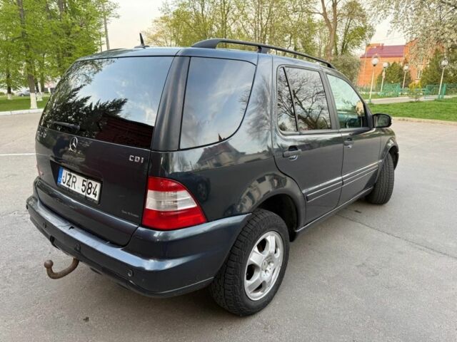 Синий Мерседес 280, объемом двигателя 2.7 л и пробегом 360 тыс. км за 3600 $, фото 5 на Automoto.ua