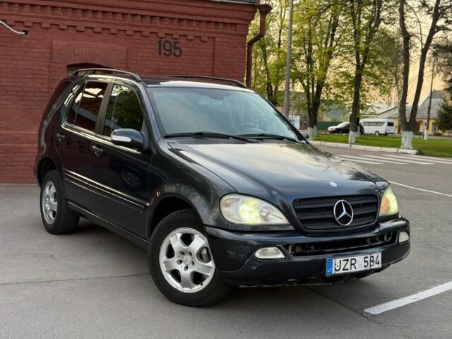 Синий Мерседес 280, объемом двигателя 2.7 л и пробегом 360 тыс. км за 3600 $, фото 1 на Automoto.ua