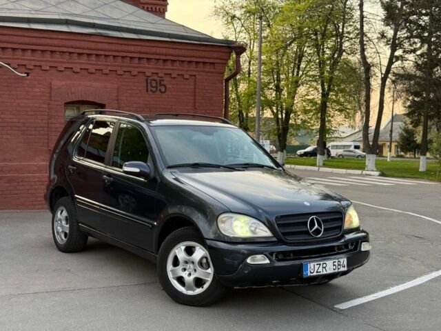 Синий Мерседес 280, объемом двигателя 2.7 л и пробегом 360 тыс. км за 3600 $, фото 4 на Automoto.ua