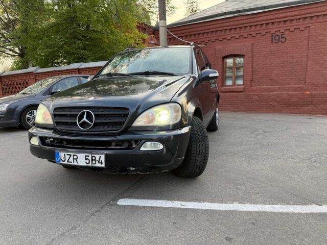 Синий Мерседес 280, объемом двигателя 2.7 л и пробегом 360 тыс. км за 3600 $, фото 3 на Automoto.ua