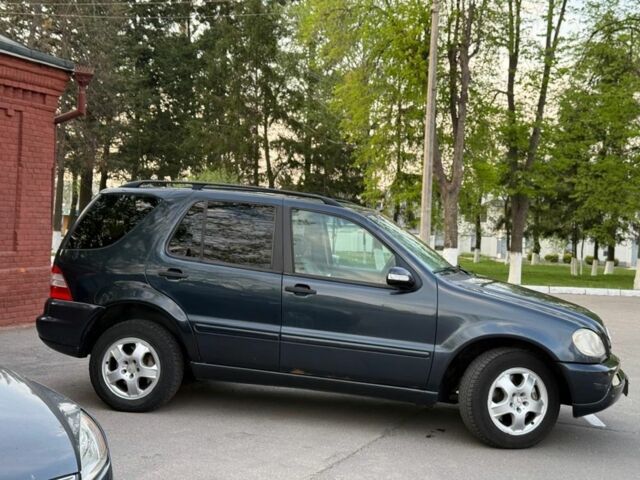 Синий Мерседес 280, объемом двигателя 2.7 л и пробегом 360 тыс. км за 3600 $, фото 7 на Automoto.ua