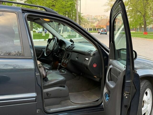 Синий Мерседес 280, объемом двигателя 2.7 л и пробегом 360 тыс. км за 3600 $, фото 6 на Automoto.ua