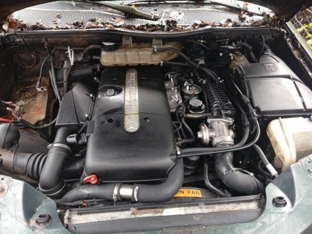 Зелений Мерседес 280, об'ємом двигуна 0 л та пробігом 35 тис. км за 750 $, фото 3 на Automoto.ua