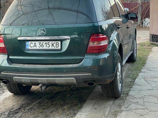 Зеленый Мерседес 280, объемом двигателя 3 л и пробегом 345 тыс. км за 4800 $, фото 2 на Automoto.ua