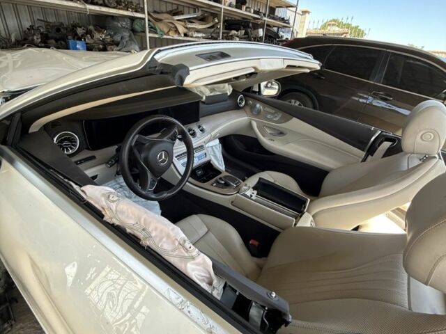 Белый Мерседес 300, объемом двигателя 3 л и пробегом 60 тыс. км за 18000 $, фото 2 на Automoto.ua