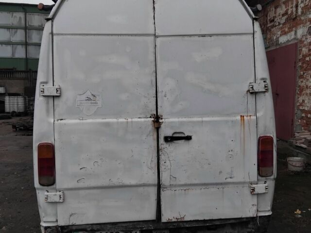 Белый Мерседес 300, объемом двигателя 2.9 л и пробегом 700 тыс. км за 2000 $, фото 3 на Automoto.ua