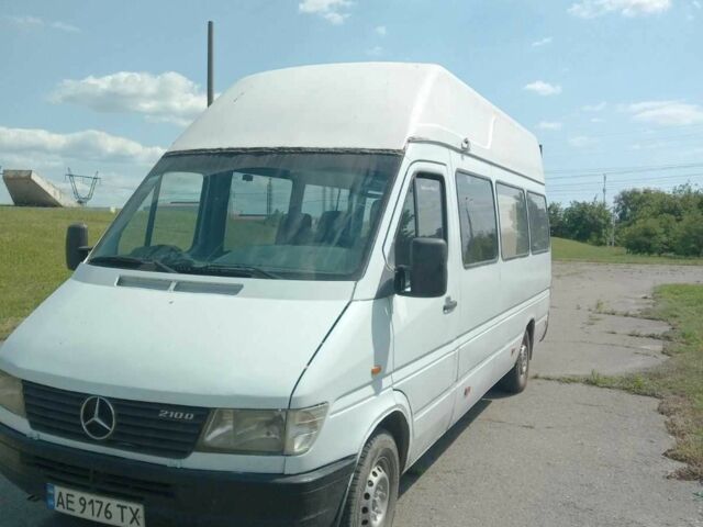 Белый Мерседес 300, объемом двигателя 2.3 л и пробегом 450 тыс. км за 4200 $, фото 3 на Automoto.ua