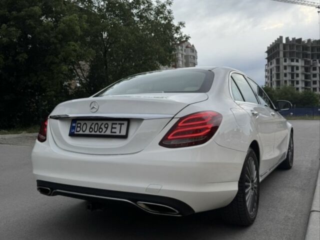 Білий Мерседес 300, об'ємом двигуна 2 л та пробігом 138 тис. км за 17000 $, фото 3 на Automoto.ua