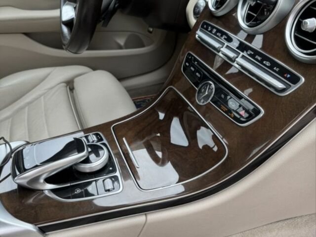 Білий Мерседес 300, об'ємом двигуна 2 л та пробігом 138 тис. км за 17000 $, фото 5 на Automoto.ua