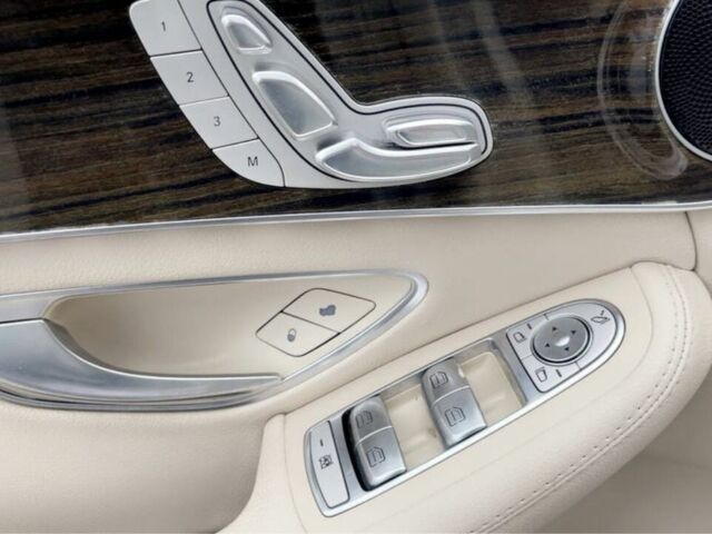 Білий Мерседес 300, об'ємом двигуна 2 л та пробігом 156 тис. км за 14300 $, фото 2 на Automoto.ua