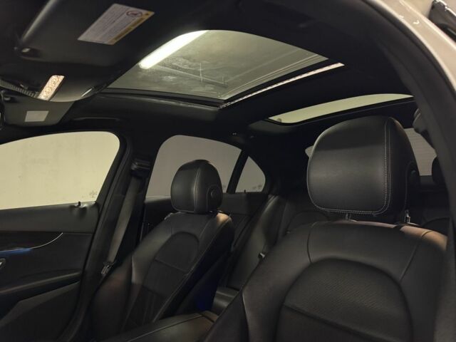 Белый Мерседес 300, объемом двигателя 2 л и пробегом 129 тыс. км за 26999 $, фото 15 на Automoto.ua