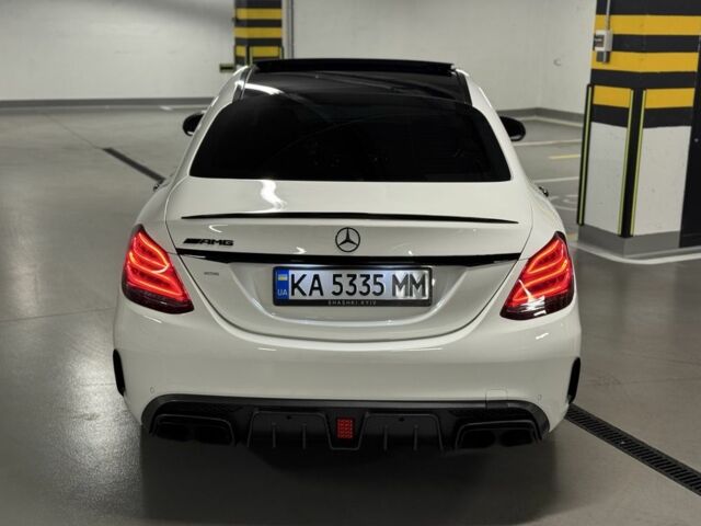 Белый Мерседес 300, объемом двигателя 2 л и пробегом 129 тыс. км за 26999 $, фото 6 на Automoto.ua