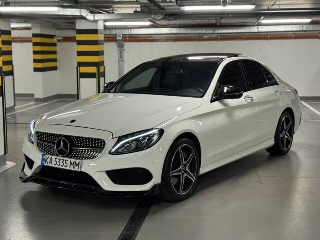 Белый Мерседес 300, объемом двигателя 2 л и пробегом 129 тыс. км за 26999 $, фото 8 на Automoto.ua