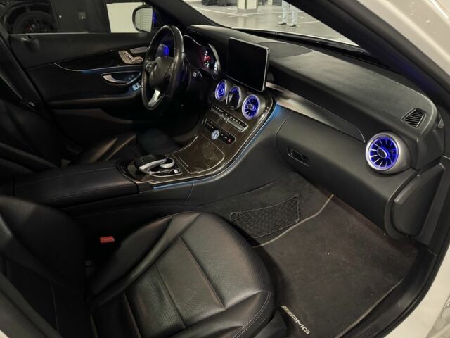 Белый Мерседес 300, объемом двигателя 2 л и пробегом 129 тыс. км за 26999 $, фото 17 на Automoto.ua