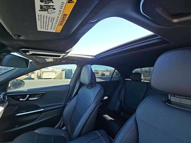 Белый Мерседес 300, объемом двигателя 0 л и пробегом 40 тыс. км за 33450 $, фото 7 на Automoto.ua