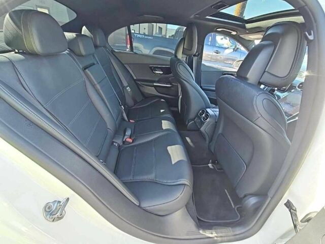 Белый Мерседес 300, объемом двигателя 0 л и пробегом 40 тыс. км за 33450 $, фото 8 на Automoto.ua