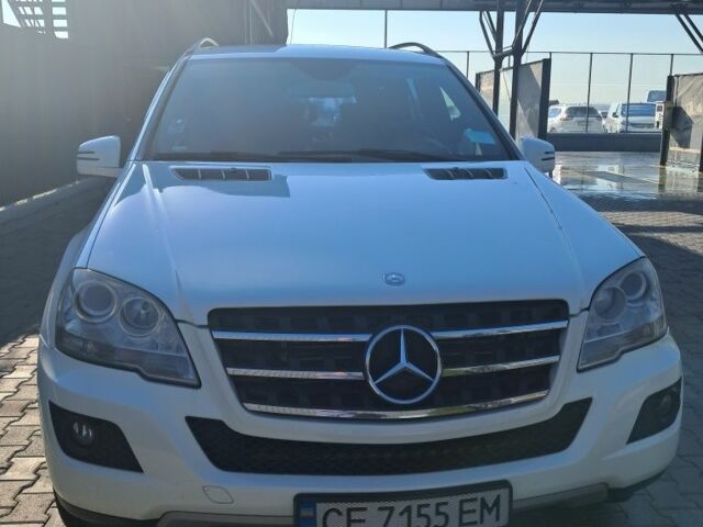 Белый Мерседес 300, объемом двигателя 3 л и пробегом 300 тыс. км за 14700 $, фото 5 на Automoto.ua