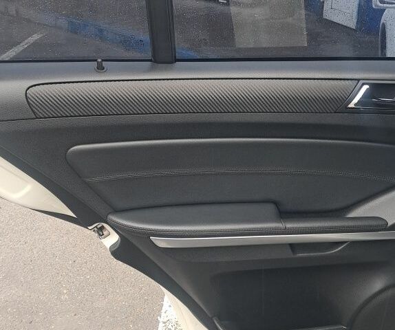 Белый Мерседес 300, объемом двигателя 3 л и пробегом 300 тыс. км за 14700 $, фото 4 на Automoto.ua