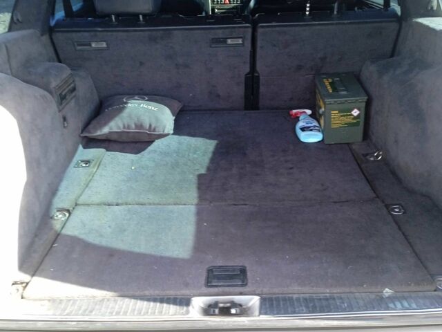 Бежевый Мерседес 300, объемом двигателя 3 л и пробегом 500 тыс. км за 4000 $, фото 3 на Automoto.ua