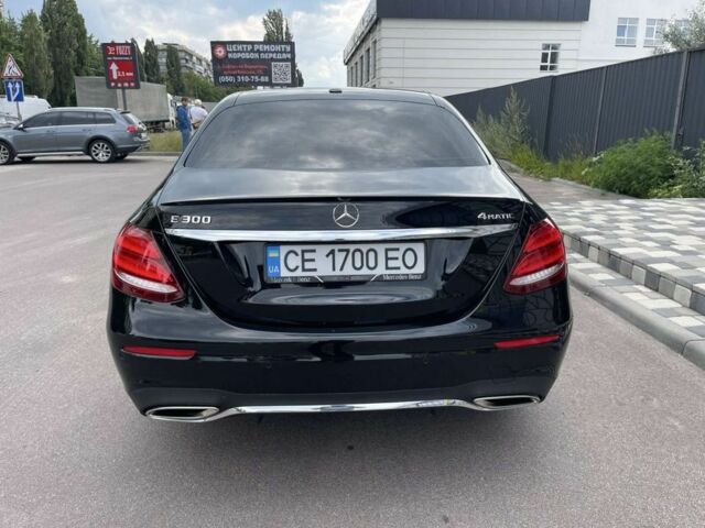 Чорний Мерседес 300, об'ємом двигуна 2 л та пробігом 147 тис. км за 23000 $, фото 1 на Automoto.ua