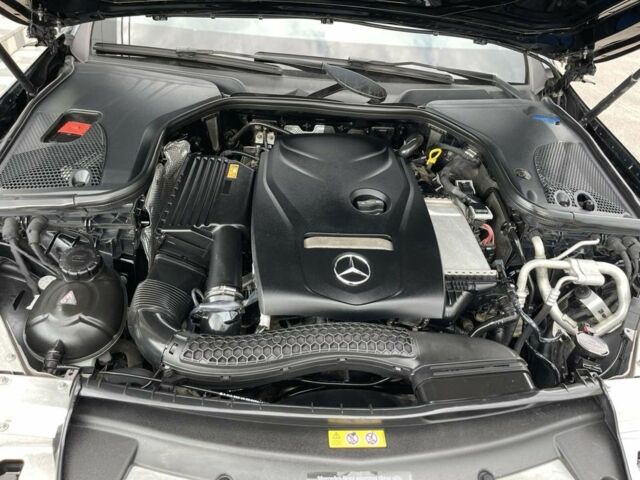 Чорний Мерседес 300, об'ємом двигуна 2 л та пробігом 147 тис. км за 23000 $, фото 7 на Automoto.ua