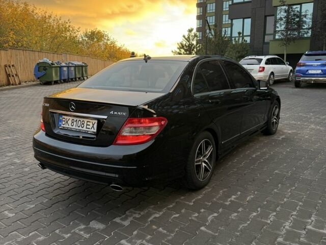 Чорний Мерседес 300, об'ємом двигуна 3 л та пробігом 337 тис. км за 8450 $, фото 3 на Automoto.ua