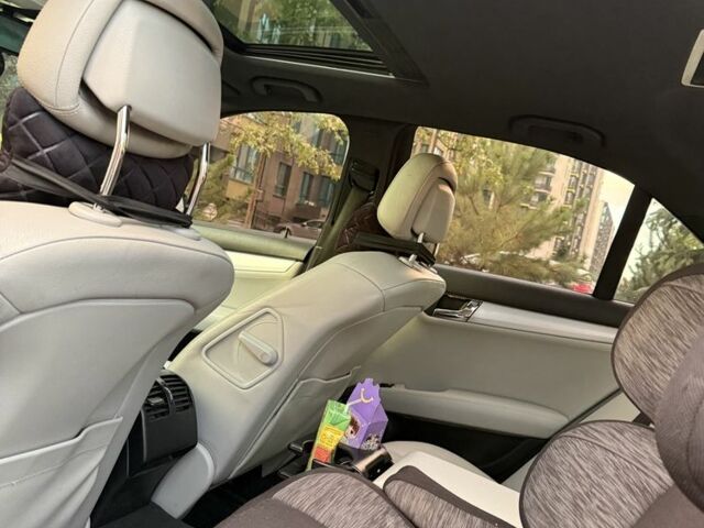 Чорний Мерседес 300, об'ємом двигуна 3 л та пробігом 337 тис. км за 8450 $, фото 4 на Automoto.ua