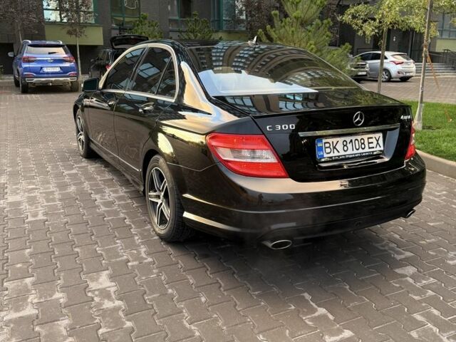 Чорний Мерседес 300, об'ємом двигуна 3 л та пробігом 337 тис. км за 8450 $, фото 2 на Automoto.ua