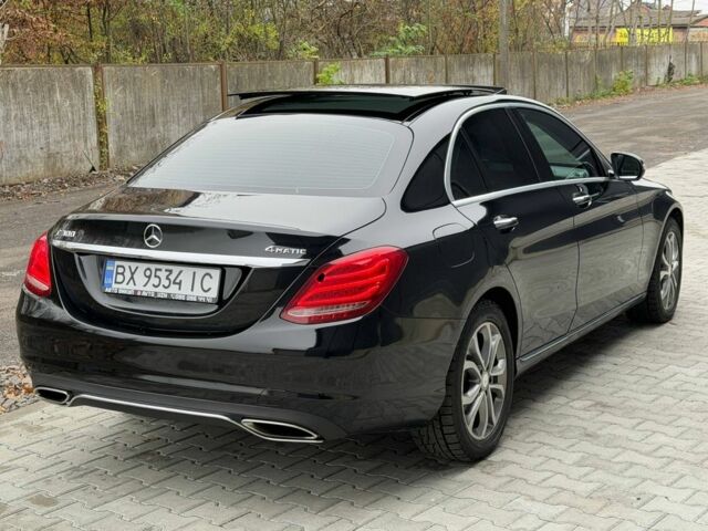 Чорний Мерседес 300, об'ємом двигуна 2 л та пробігом 190 тис. км за 15900 $, фото 2 на Automoto.ua