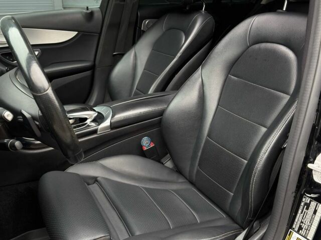 Чорний Мерседес 300, об'ємом двигуна 2 л та пробігом 190 тис. км за 15900 $, фото 6 на Automoto.ua