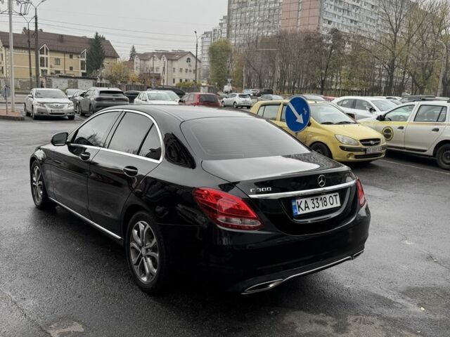 Черный Мерседес 300, объемом двигателя 2 л и пробегом 235 тыс. км за 14999 $, фото 5 на Automoto.ua