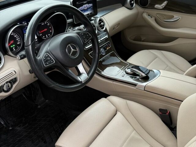 Черный Мерседес 300, объемом двигателя 2 л и пробегом 235 тыс. км за 14999 $, фото 6 на Automoto.ua