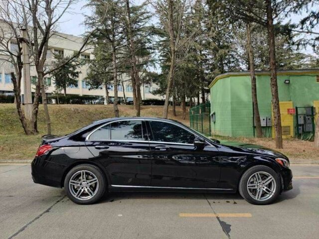 Черный Мерседес 300, объемом двигателя 2 л и пробегом 125 тыс. км за 13500 $, фото 2 на Automoto.ua