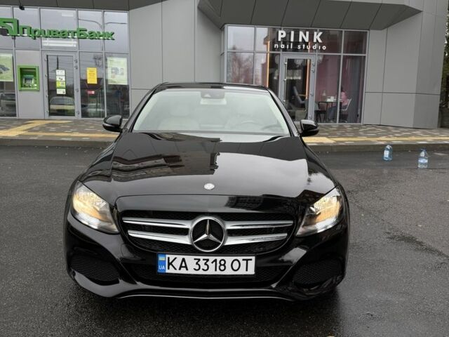 Черный Мерседес 300, объемом двигателя 2 л и пробегом 235 тыс. км за 14999 $, фото 1 на Automoto.ua