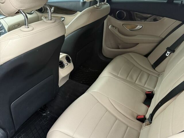 Черный Мерседес 300, объемом двигателя 2 л и пробегом 235 тыс. км за 14999 $, фото 9 на Automoto.ua