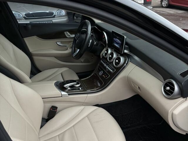 Черный Мерседес 300, объемом двигателя 2 л и пробегом 235 тыс. км за 14999 $, фото 10 на Automoto.ua