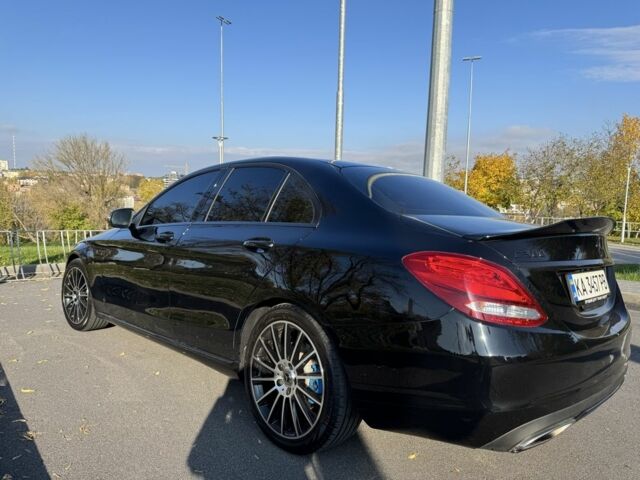 Черный Мерседес 300, объемом двигателя 2 л и пробегом 145 тыс. км за 22700 $, фото 2 на Automoto.ua