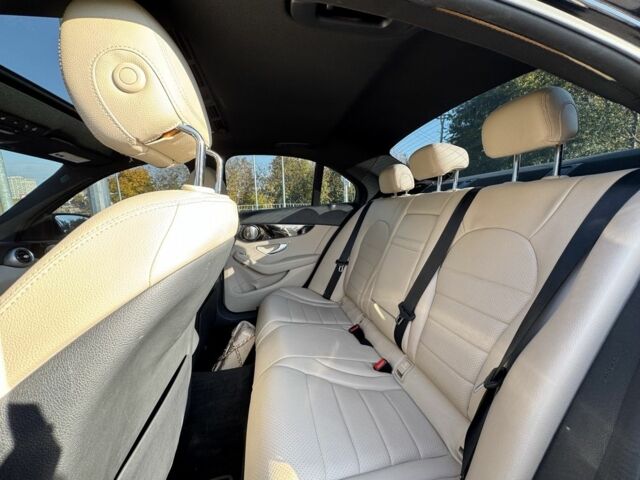 Черный Мерседес 300, объемом двигателя 2 л и пробегом 145 тыс. км за 22700 $, фото 6 на Automoto.ua