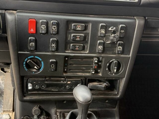 Чорний Мерседес 300, об'ємом двигуна 3 л та пробігом 147 тис. км за 17900 $, фото 7 на Automoto.ua