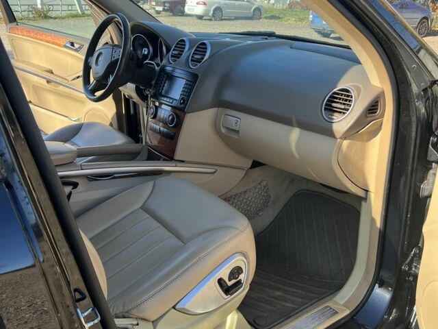 Черный Мерседес 300, объемом двигателя 3.5 л и пробегом 300 тыс. км за 9200 $, фото 5 на Automoto.ua