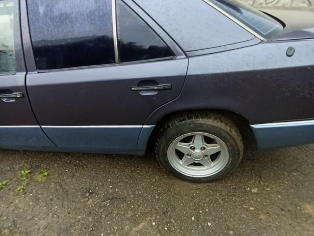 Фиолетовый Мерседес 300, объемом двигателя 3 л и пробегом 20 тыс. км за 1900 $, фото 1 на Automoto.ua