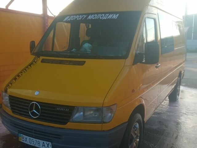 Жовтий Мерседес 300, об'ємом двигуна 2.3 л та пробігом 2 тис. км за 3000 $, фото 1 на Automoto.ua