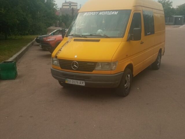 Жовтий Мерседес 300, об'ємом двигуна 2.3 л та пробігом 2 тис. км за 3000 $, фото 2 на Automoto.ua