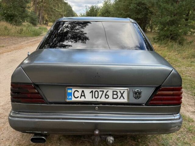 Серый Мерседес 300, объемом двигателя 3 л и пробегом 275 тыс. км за 2400 $, фото 10 на Automoto.ua