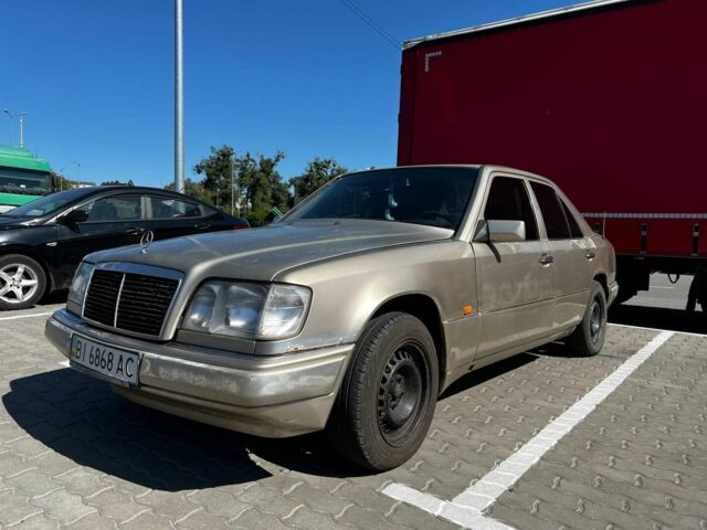 Серый Мерседес 300, объемом двигателя 3 л и пробегом 443 тыс. км за 1800 $, фото 1 на Automoto.ua