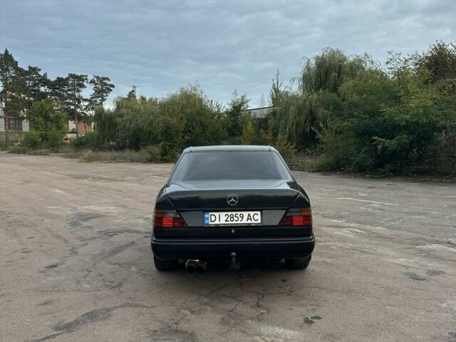 Серый Мерседес 300, объемом двигателя 2.5 л и пробегом 530 тыс. км за 2600 $, фото 4 на Automoto.ua