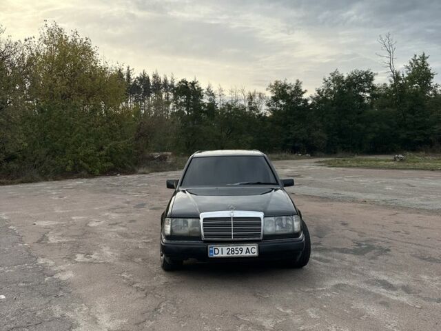 Серый Мерседес 300, объемом двигателя 2.5 л и пробегом 530 тыс. км за 2600 $, фото 1 на Automoto.ua