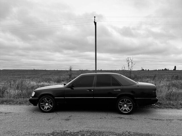 Серый Мерседес 300, объемом двигателя 2.5 л и пробегом 530 тыс. км за 2600 $, фото 10 на Automoto.ua