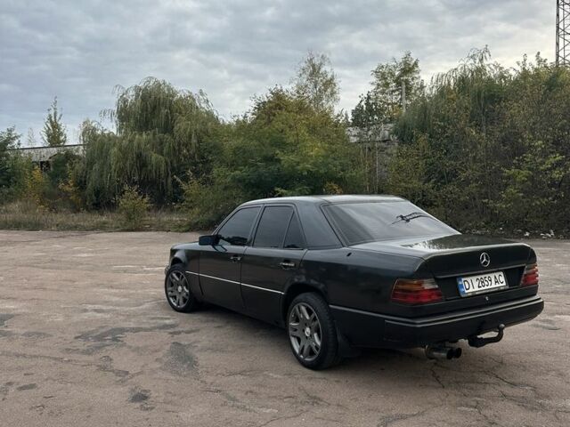 Серый Мерседес 300, объемом двигателя 2.5 л и пробегом 530 тыс. км за 2600 $, фото 3 на Automoto.ua