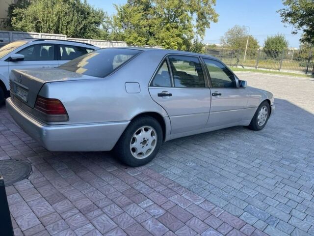 Сірий Мерседес 300, об'ємом двигуна 3.2 л та пробігом 380 тис. км за 3300 $, фото 12 на Automoto.ua